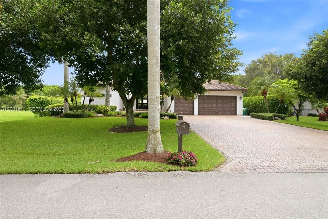 For Sale: $2,695,000 (4 beds, 4 baths, 3646 Square Feet)