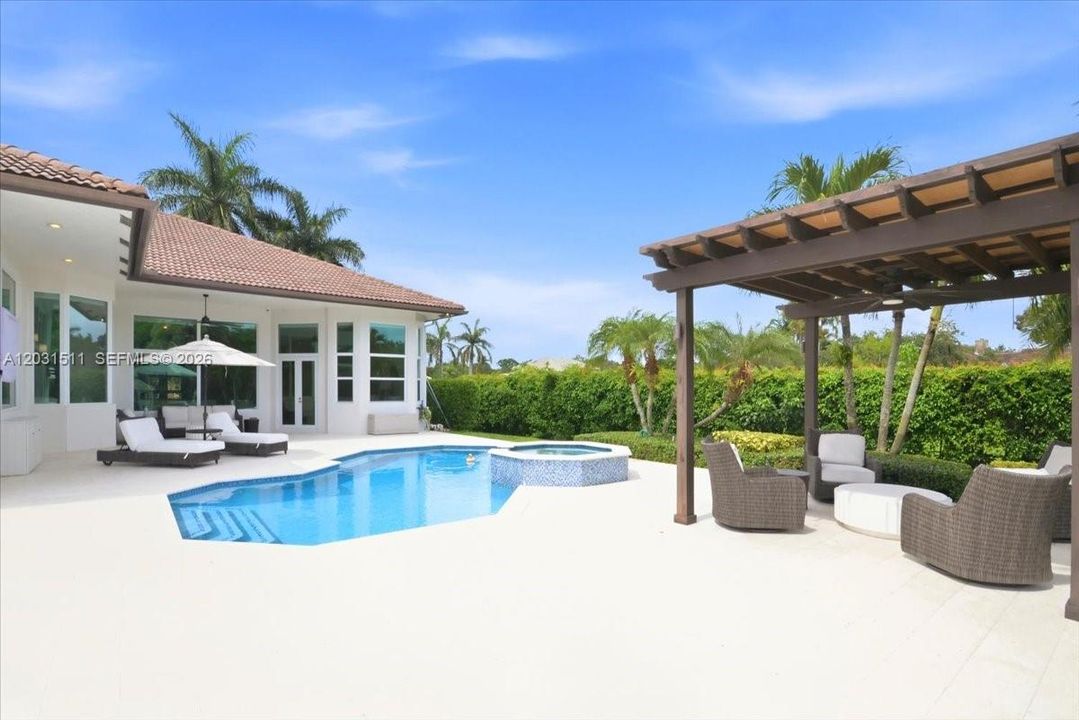 For Sale: $2,695,000 (4 beds, 4 baths, 3646 Square Feet)