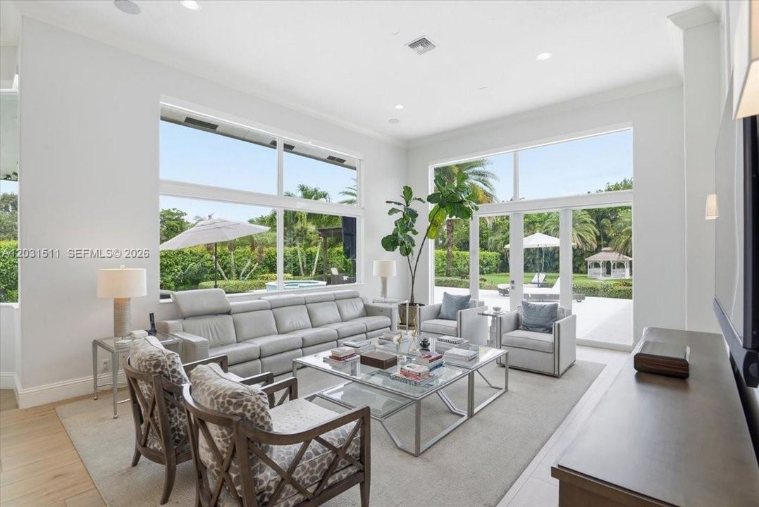 For Sale: $2,695,000 (4 beds, 4 baths, 3646 Square Feet)