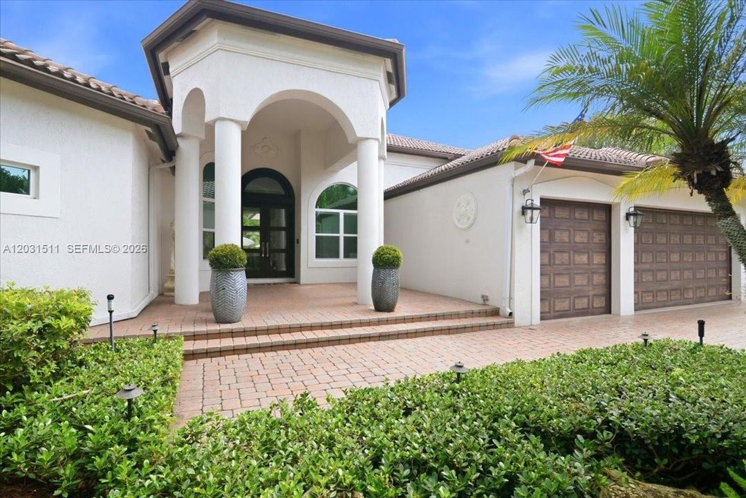 For Sale: $2,695,000 (4 beds, 4 baths, 3646 Square Feet)