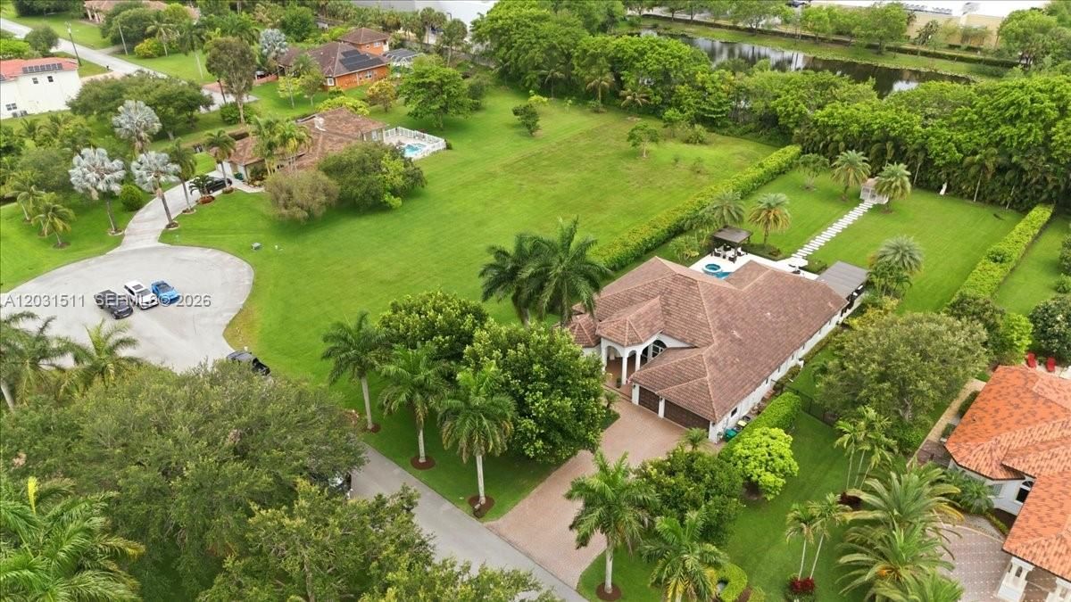 For Sale: $2,695,000 (4 beds, 4 baths, 3646 Square Feet)