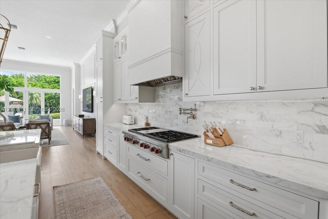 For Sale: $2,695,000 (4 beds, 4 baths, 3646 Square Feet)