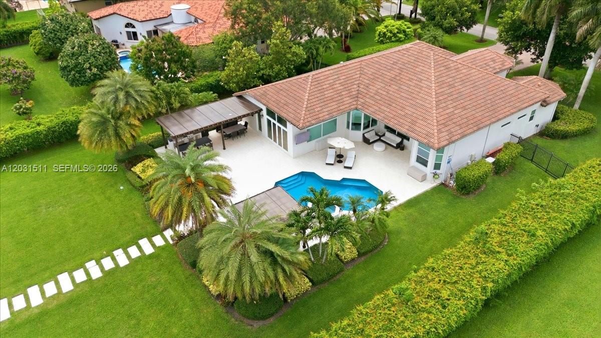 For Sale: $2,695,000 (4 beds, 4 baths, 3646 Square Feet)