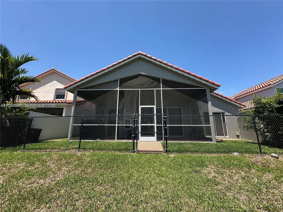 For Rent: $4,500 (4 beds, 2 baths, 1797 Square Feet)