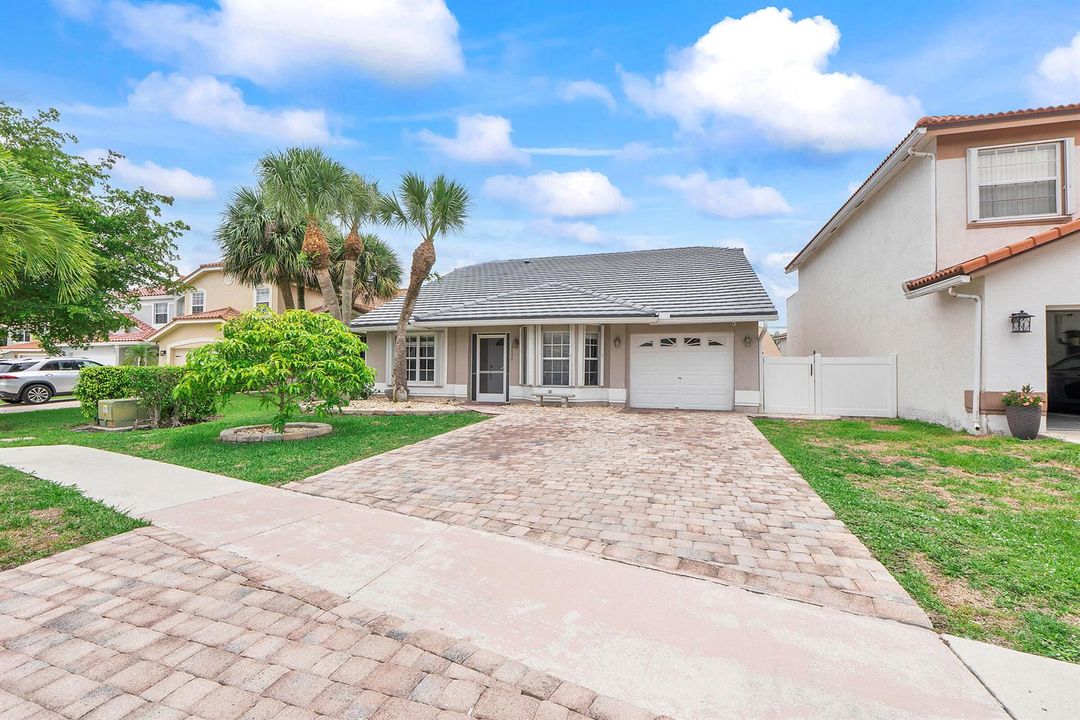 18242 Blue Lake Way_018
