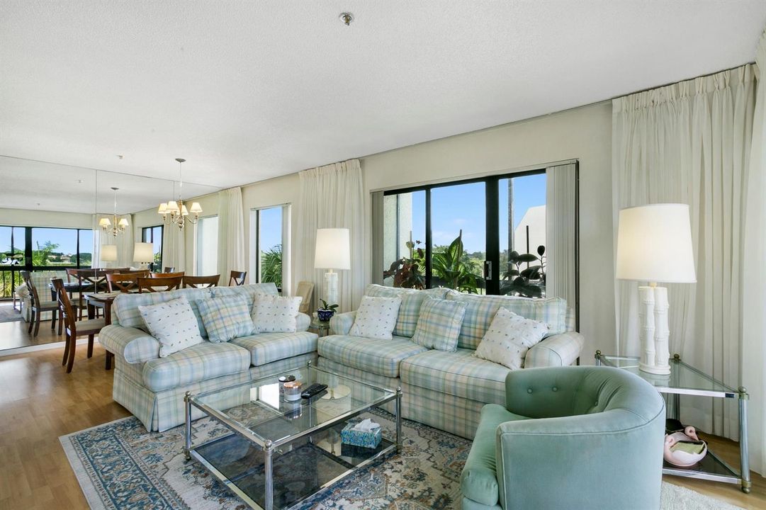 3000 401Living Room 2