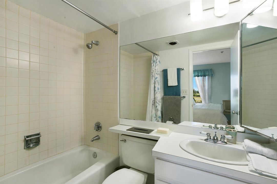 3000 401Master Bathroom