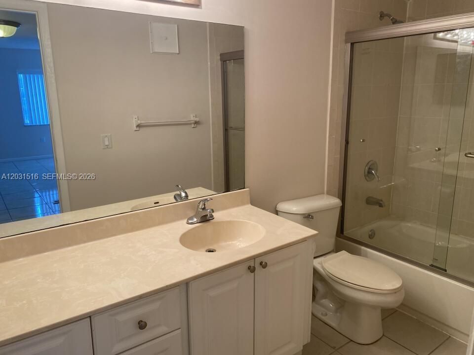 For Rent: $1,700 (1 beds, 1 baths, 764 Square Feet)