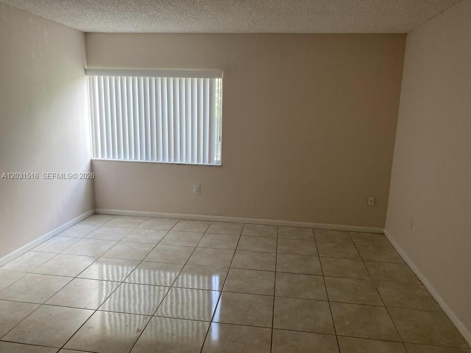 For Rent: $1,700 (1 beds, 1 baths, 764 Square Feet)