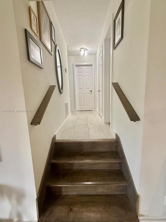 For Sale: $575,000 (3 beds, 2 baths, 1716 Square Feet)