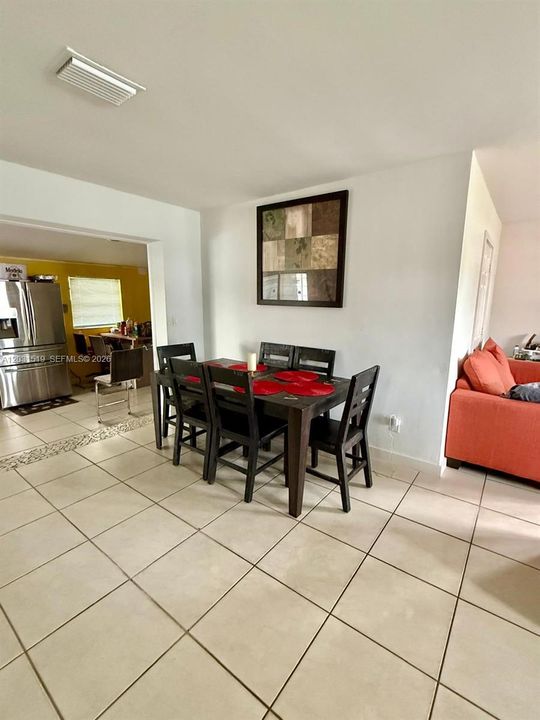 For Sale: $575,000 (3 beds, 2 baths, 1716 Square Feet)