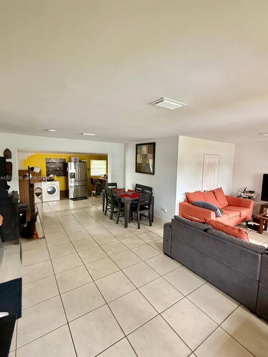 For Sale: $575,000 (3 beds, 2 baths, 1716 Square Feet)