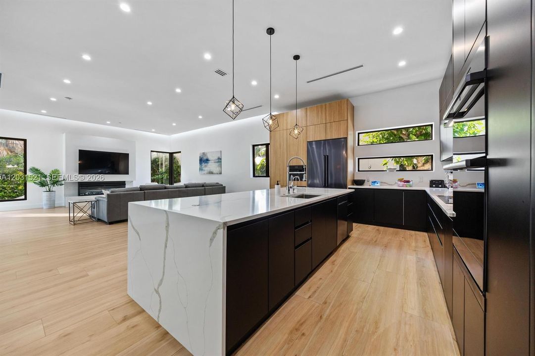 For Rent: $18,000 (4 beds, 4 baths, 4194 Square Feet)
