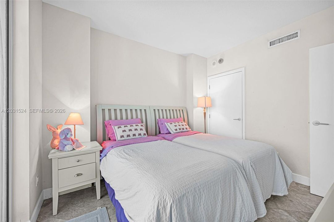 For Rent: $10,000 (3 beds, 3 baths, 1507 Square Feet)