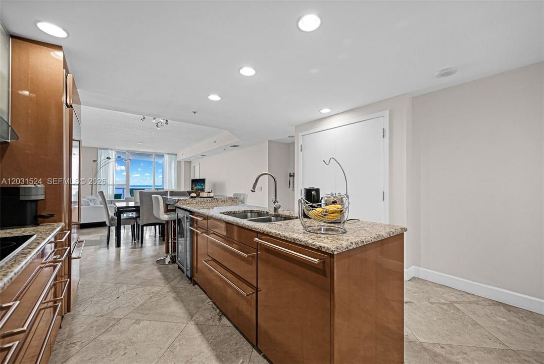 For Rent: $10,000 (3 beds, 3 baths, 1507 Square Feet)