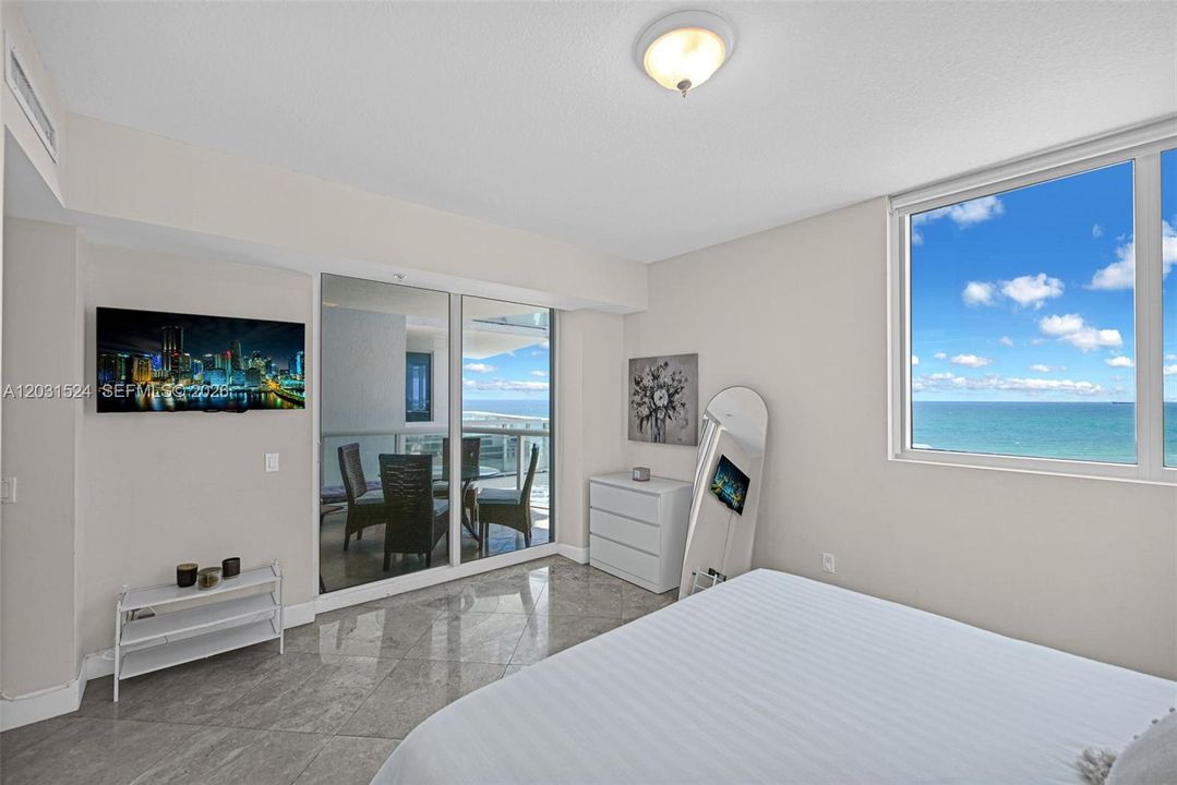 For Rent: $10,000 (3 beds, 3 baths, 1507 Square Feet)