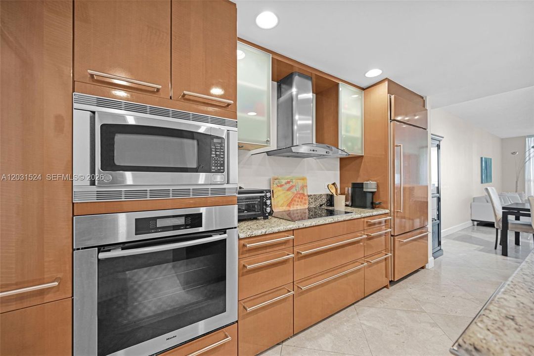 For Rent: $10,000 (3 beds, 3 baths, 1507 Square Feet)