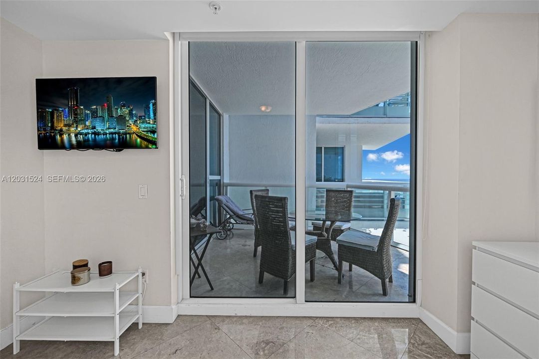 For Rent: $10,000 (3 beds, 3 baths, 1507 Square Feet)