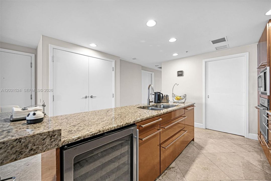 For Rent: $10,000 (3 beds, 3 baths, 1507 Square Feet)
