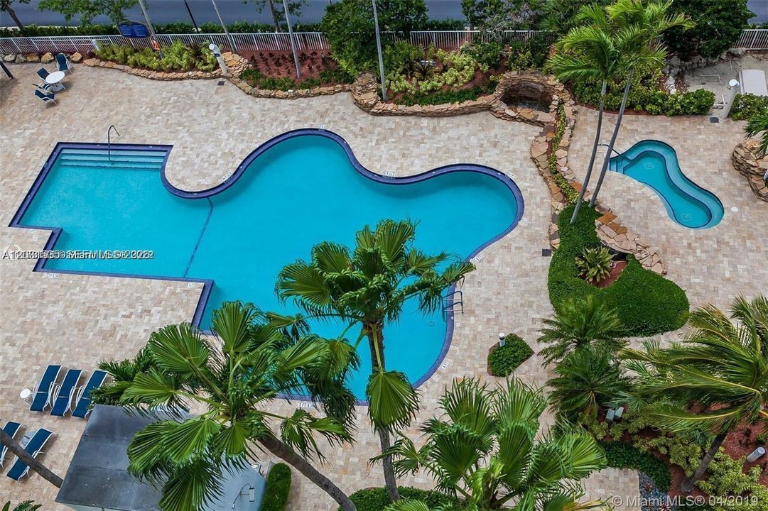 For Rent: $4,900 (2 beds, 2 baths, 1464 Square Feet)