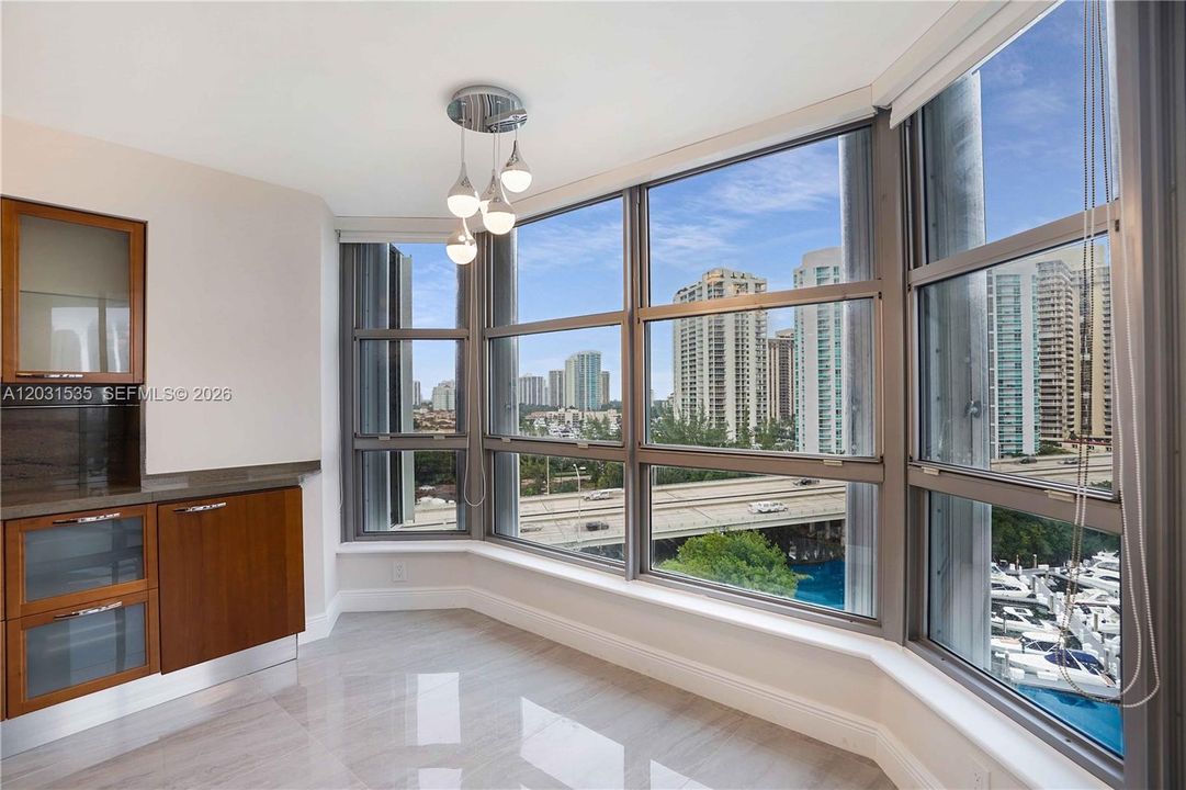For Rent: $4,900 (2 beds, 2 baths, 1464 Square Feet)