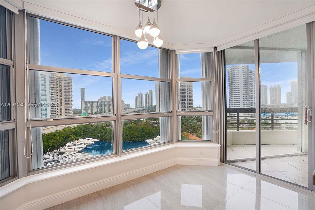 For Rent: $4,900 (2 beds, 2 baths, 1464 Square Feet)