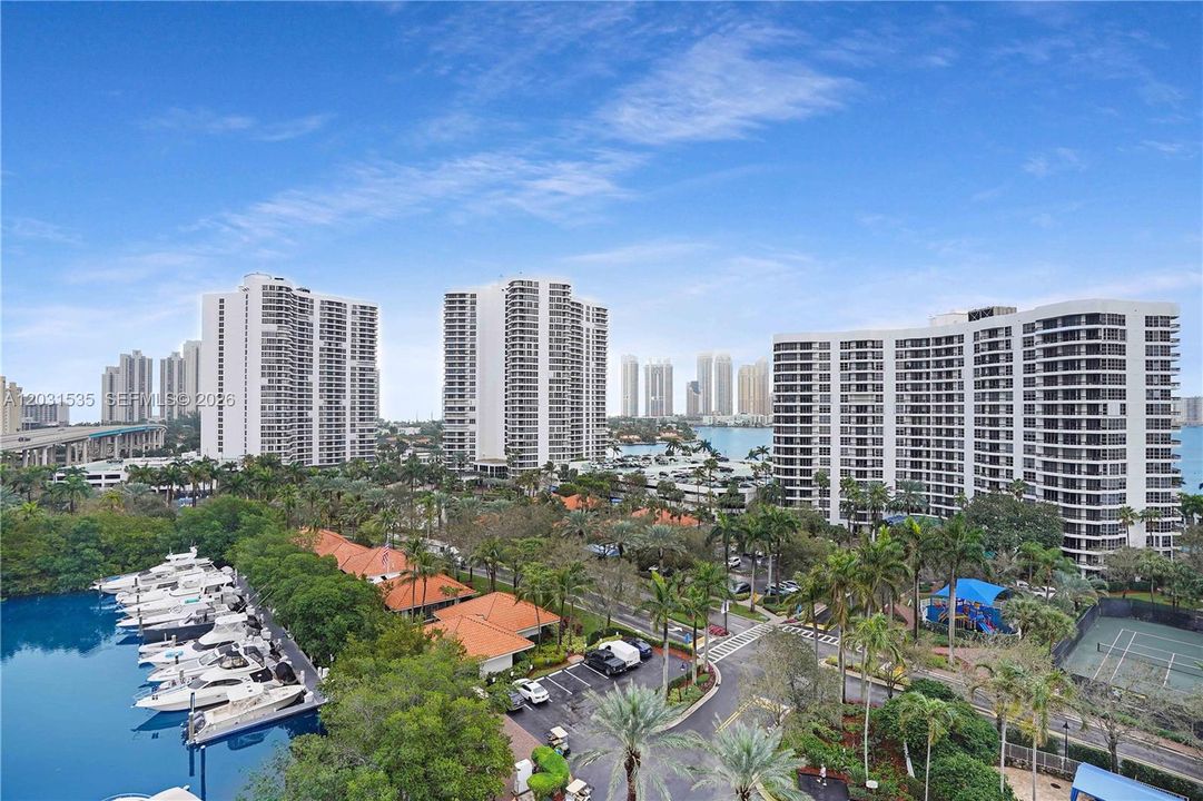 For Rent: $4,900 (2 beds, 2 baths, 1464 Square Feet)