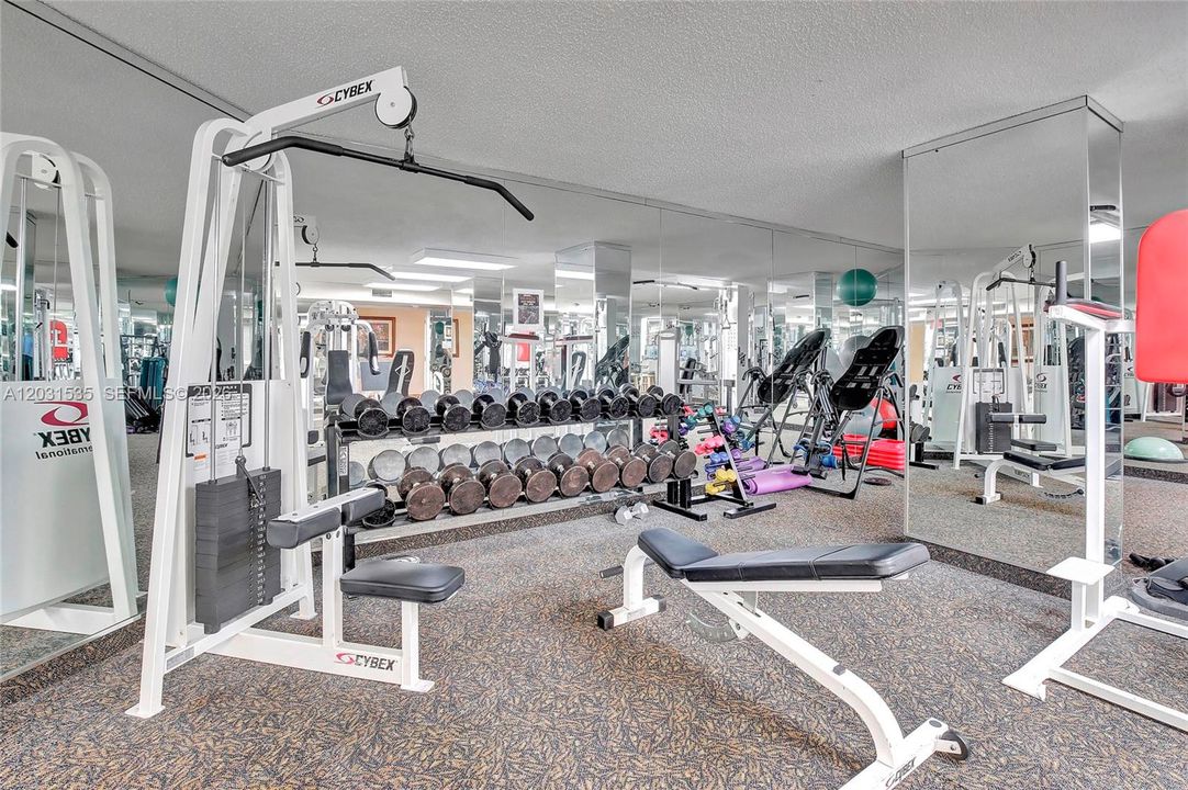 For Rent: $4,900 (2 beds, 2 baths, 1464 Square Feet)