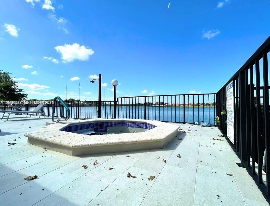 For Sale: $235,000 (2 beds, 2 baths, 1405 Square Feet)