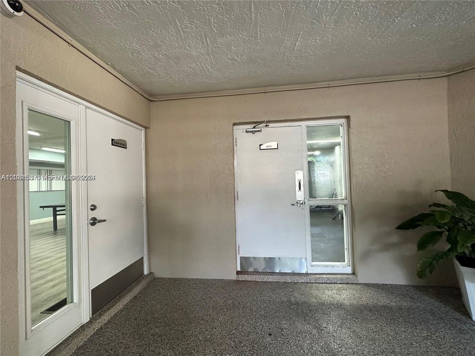 For Sale: $235,000 (2 beds, 2 baths, 1405 Square Feet)