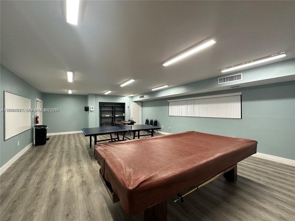 For Sale: $235,000 (2 beds, 2 baths, 1405 Square Feet)