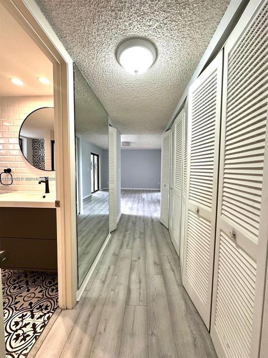For Sale: $235,000 (2 beds, 2 baths, 1405 Square Feet)