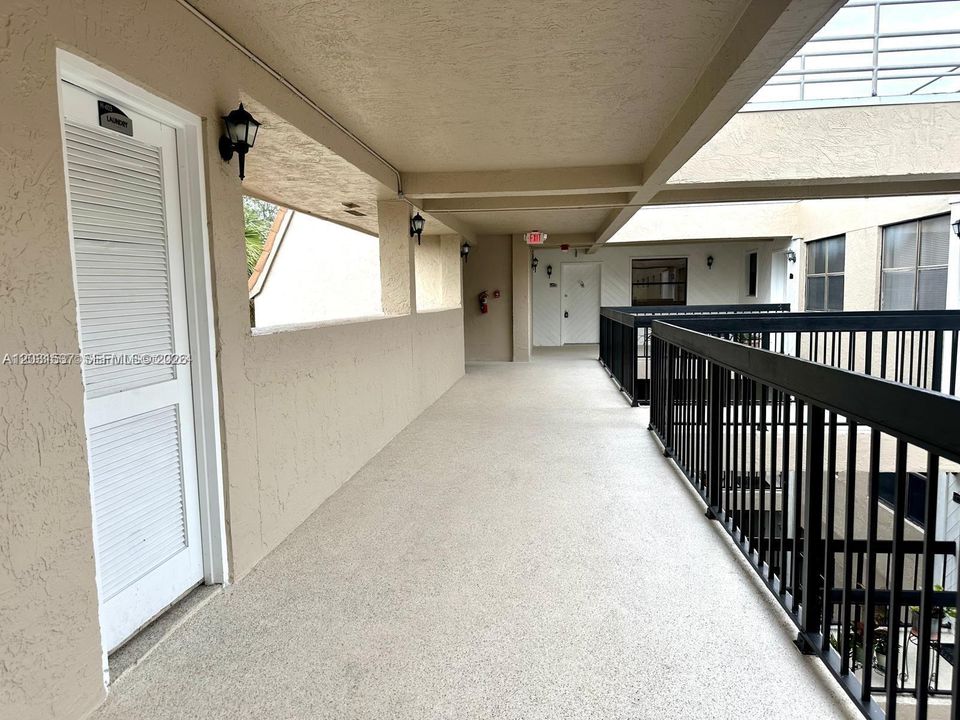 For Sale: $235,000 (2 beds, 2 baths, 1405 Square Feet)