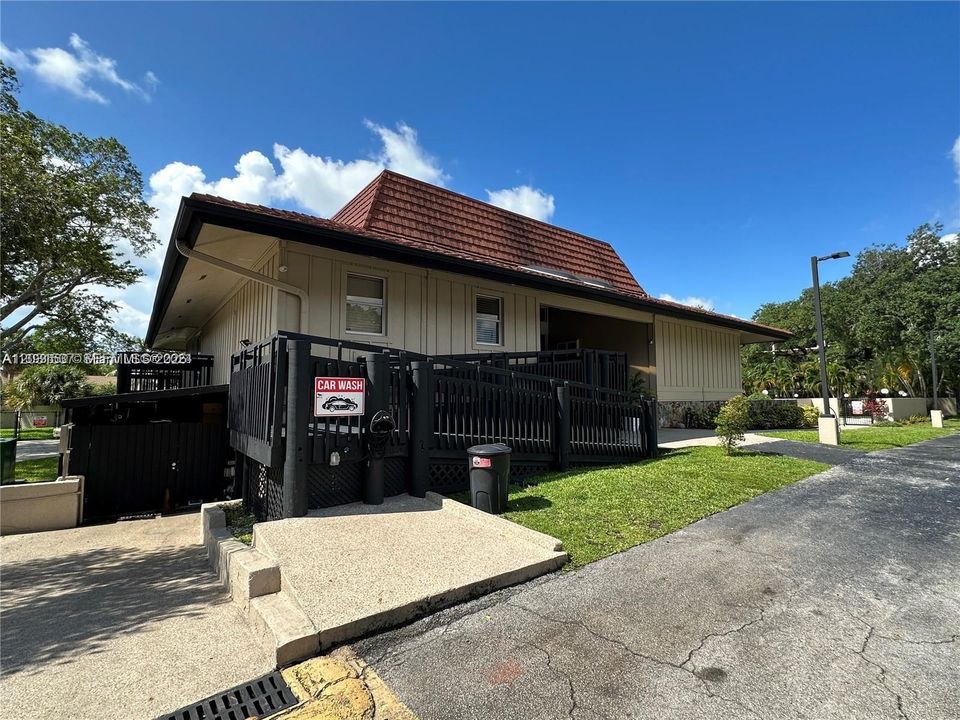 For Sale: $235,000 (2 beds, 2 baths, 1405 Square Feet)