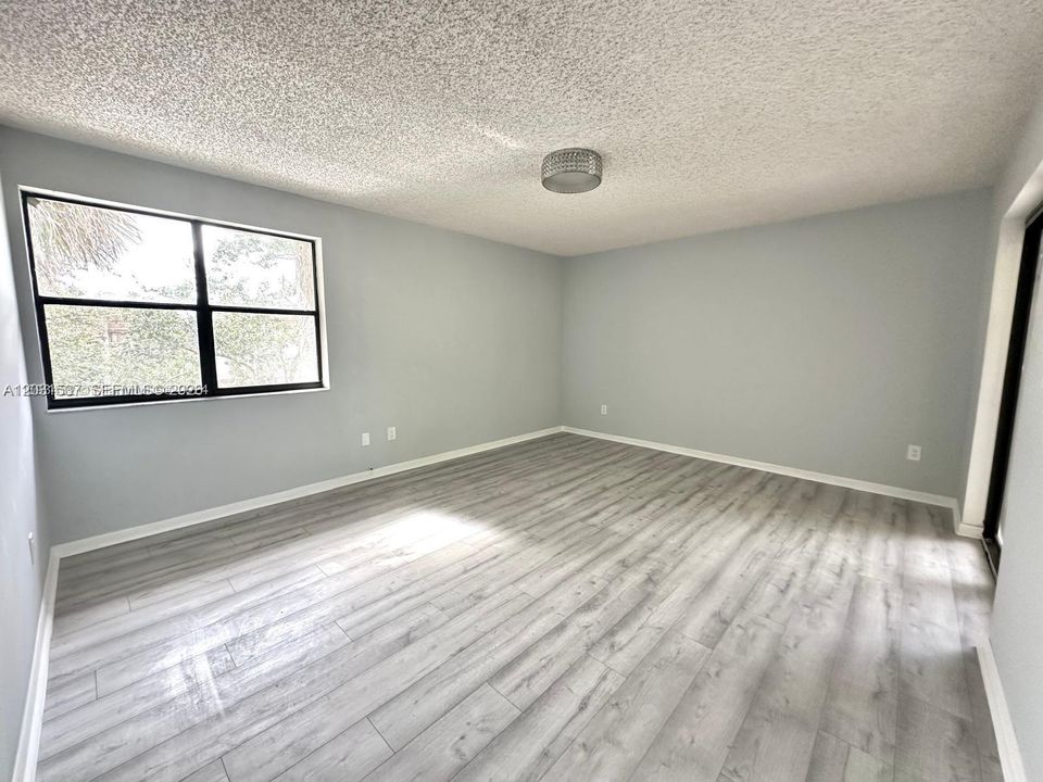 For Sale: $235,000 (2 beds, 2 baths, 1405 Square Feet)