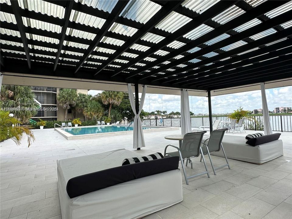 For Sale: $235,000 (2 beds, 2 baths, 1405 Square Feet)