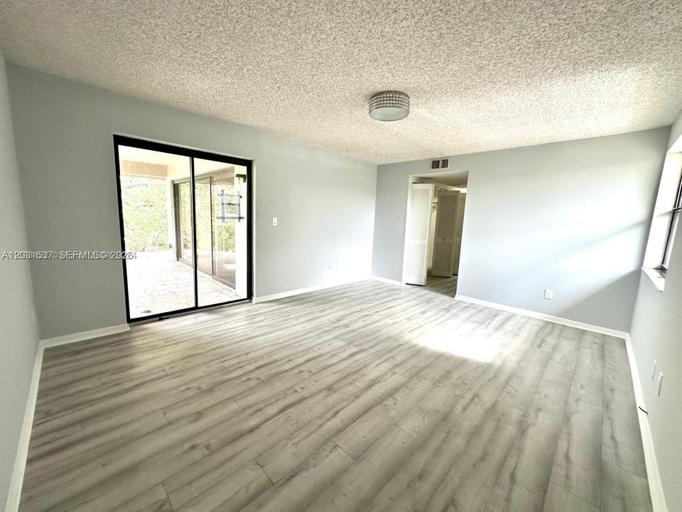 For Sale: $235,000 (2 beds, 2 baths, 1405 Square Feet)