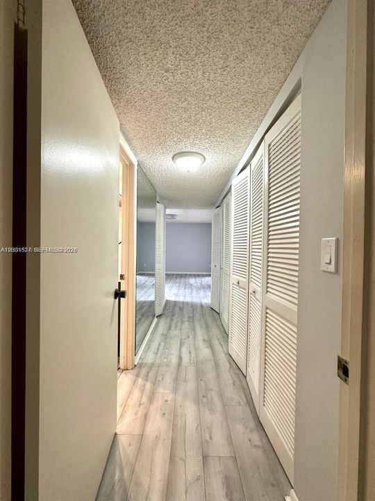 For Sale: $235,000 (2 beds, 2 baths, 1405 Square Feet)