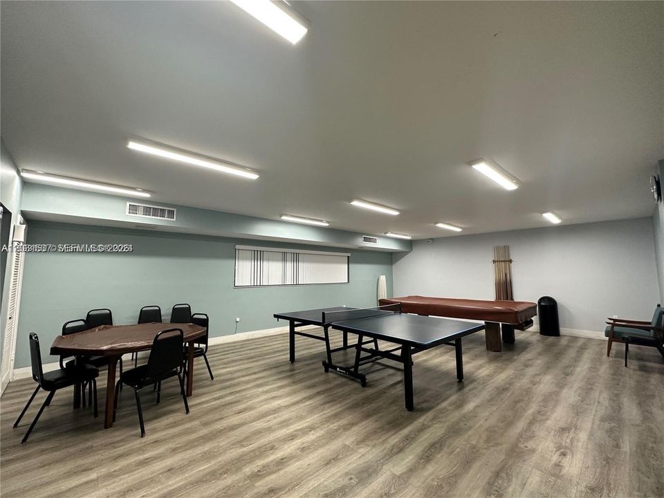 For Sale: $235,000 (2 beds, 2 baths, 1405 Square Feet)