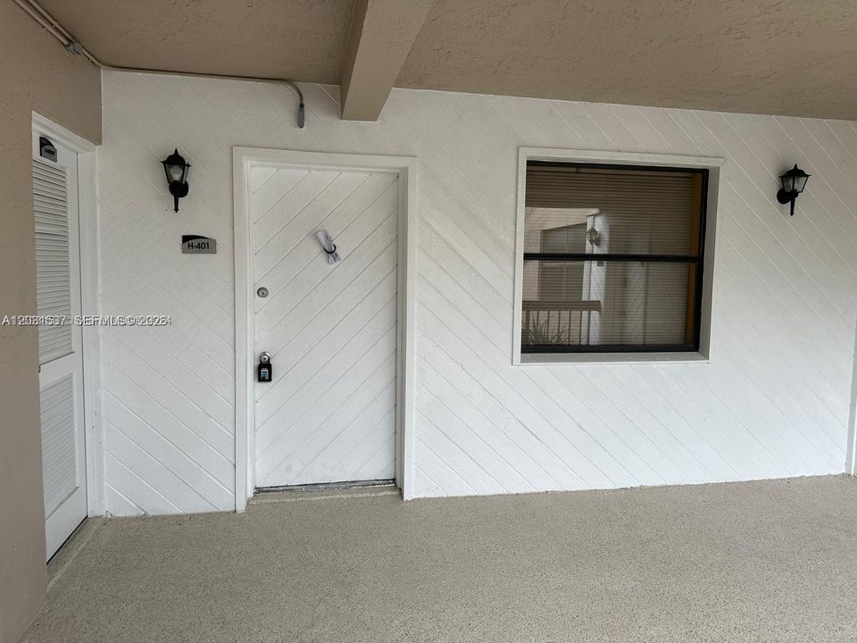 For Sale: $235,000 (2 beds, 2 baths, 1405 Square Feet)