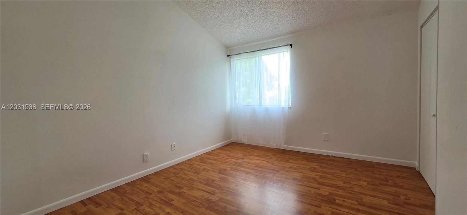 For Sale: $385,000 (2 beds, 2 baths, 1259 Square Feet)