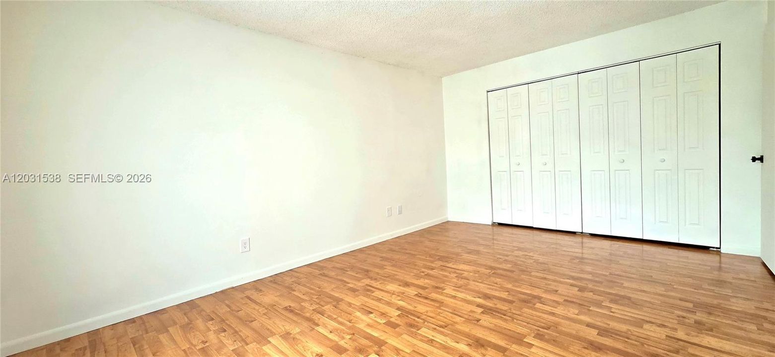 For Sale: $385,000 (2 beds, 2 baths, 1259 Square Feet)