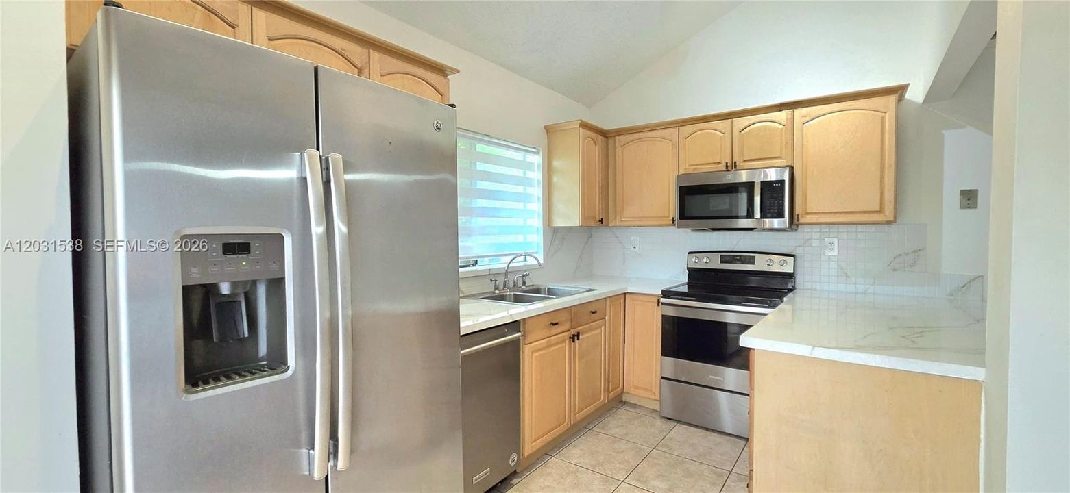 For Sale: $385,000 (2 beds, 2 baths, 1259 Square Feet)