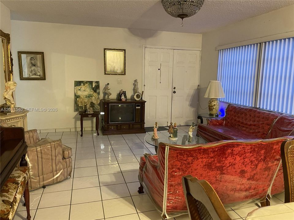 For Sale: $625,000 (3 beds, 2 baths, 1579 Square Feet)