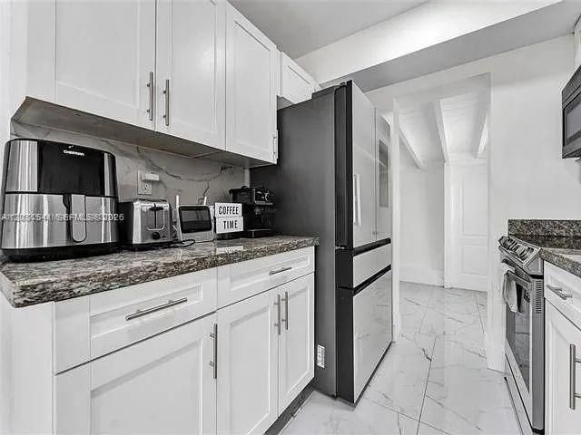 For Sale: $469,000 (3 beds, 2 baths, 840 Square Feet)
