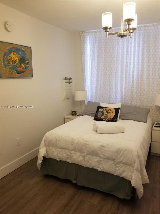 For Sale: $280,000 (2 beds, 1 baths, 840 Square Feet)