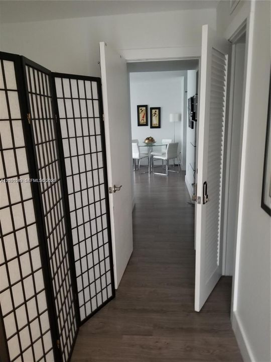For Sale: $280,000 (2 beds, 1 baths, 840 Square Feet)