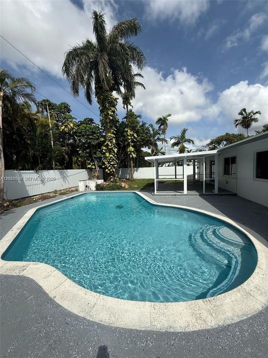 For Rent: $3,900 (3 beds, 2 baths, 1534 Square Feet)