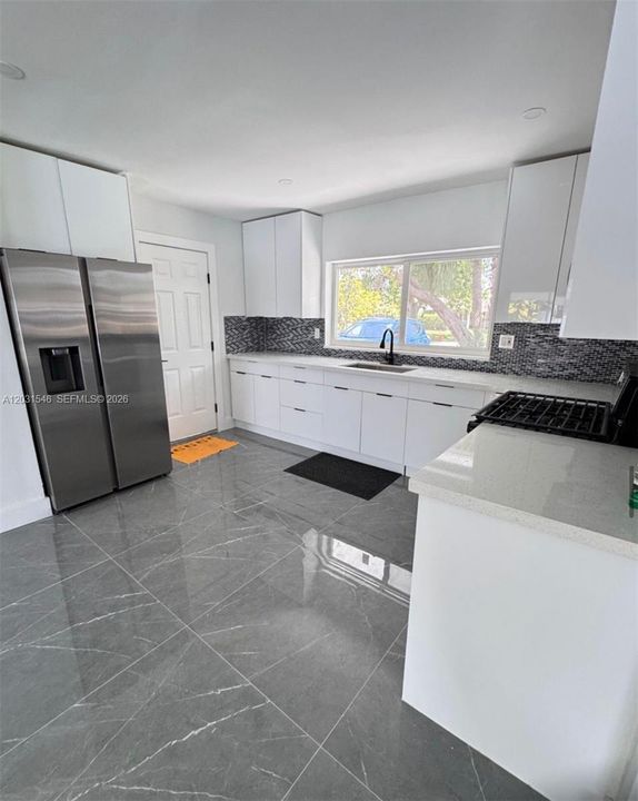 For Rent: $3,900 (3 beds, 2 baths, 1534 Square Feet)