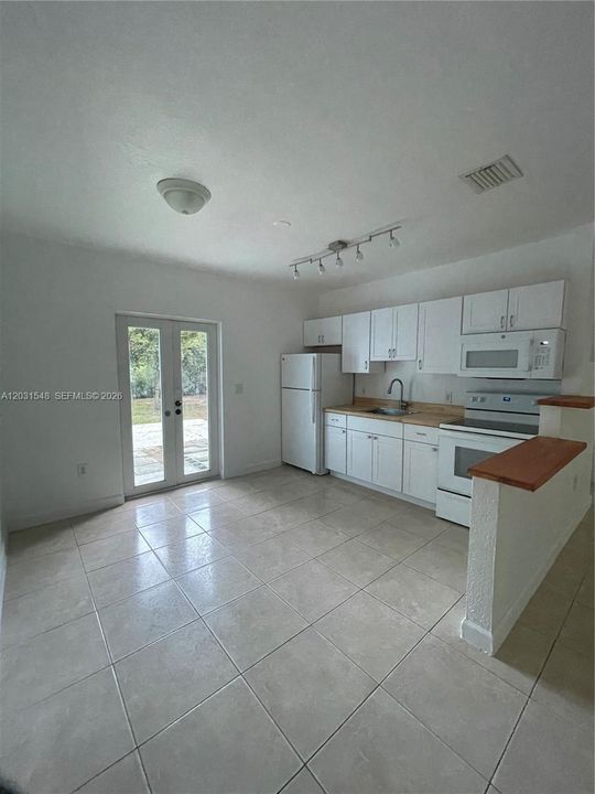 В аренду: $2,900 (2 спален, 1 ванн, 1096 Квадратных фут)